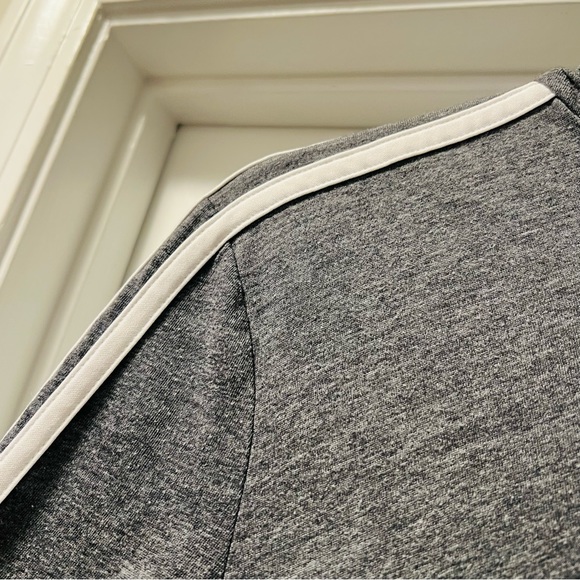 Adidas Pull-over Lightweight Jacket Medium Grey white stripes hoodie - Picture 4 of 6